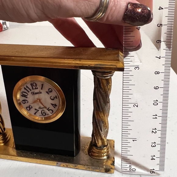 Mini mantle quartz clock.  Brass and onyx maybe marble. Just needs battery - Picture 6 of 10